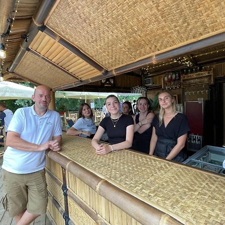 Tonneau Herbergement Insolite Au Camping Des Nieres Ebreuil Extérieur photo