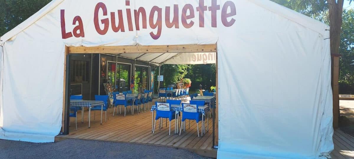 Tonneau Herbergement Insolite Au Camping Des Nieres Ebreuil Extérieur photo